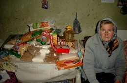 Help de ouderen in Armenië
